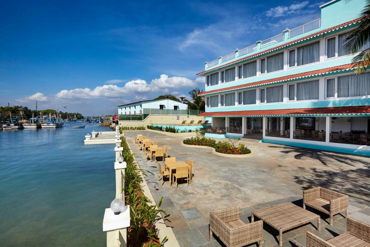 Resort Indy Waterfront 3*